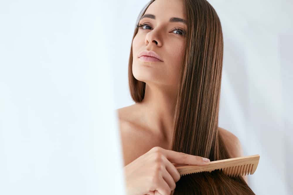 בניגוד לגברים – נדיר שנקריח. איך נשים מתמודדות בעצמן עם שיער דליל, נושר, דק ושברירי?