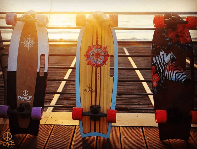 גולשי הסקייטבורד מתקדמים למאסטר-פיס: Peace Boards